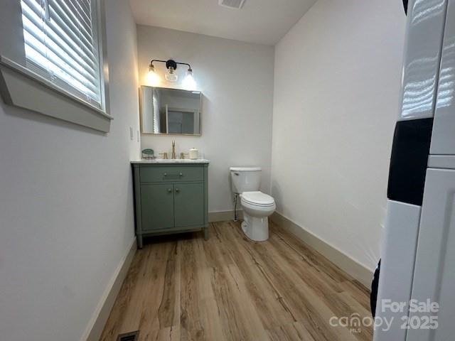 1224 Phillipsville Loop Canton, NC 28716 - Photo 20 of 22 a bathroom with a sink and a mirror