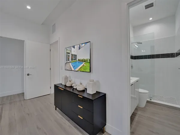 $7,700 | 1222 Northeast 15th Avenue, Fort Lauderdale, FL 33304