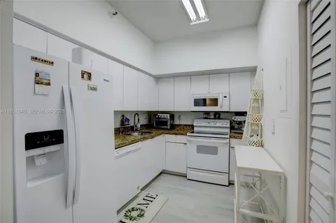 $380,000 | 3300 Northeast 191st Street, Unit 114, Aventura, FL 33180