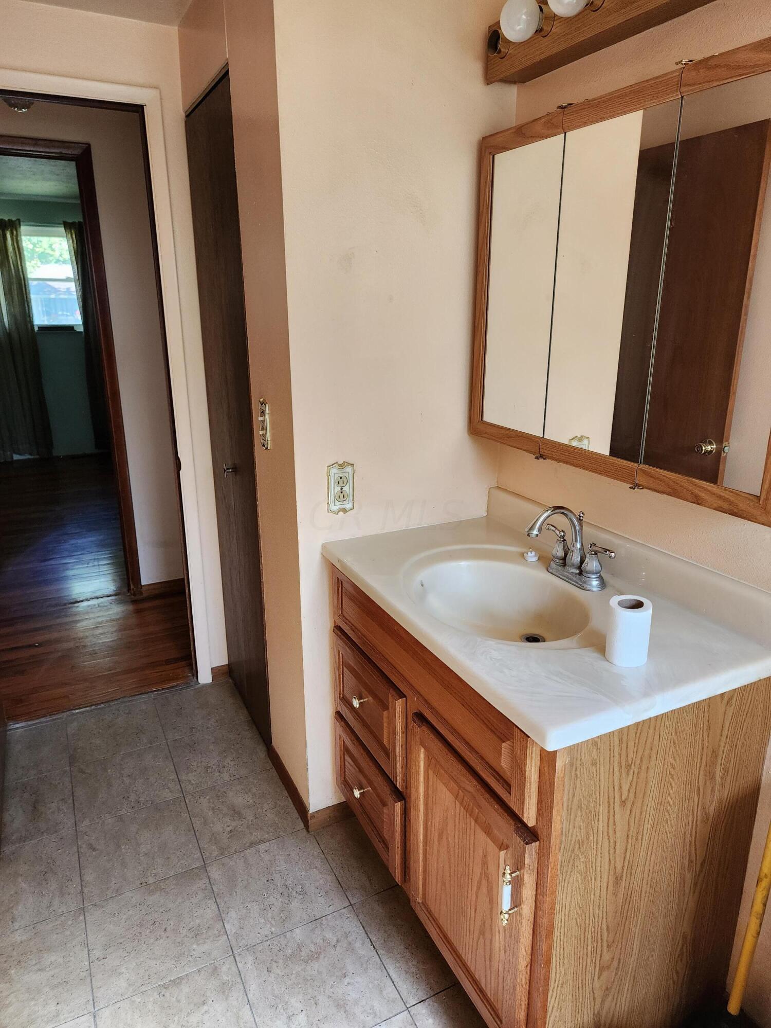 3977 Lynward Road Columbus, OH 43228 - Photo 39 of 50 20220923_130057