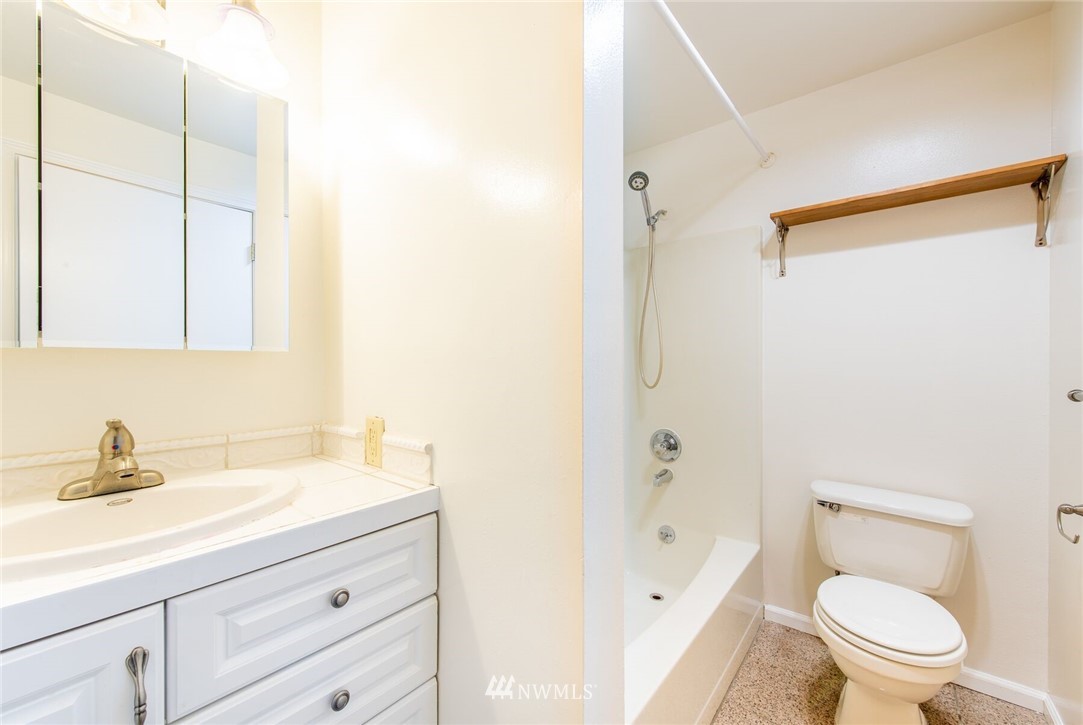 7573 Old Redmond Road, Unit 11 Redmond, WA 98052 - Photo 9 of 14 Gallery Image 9