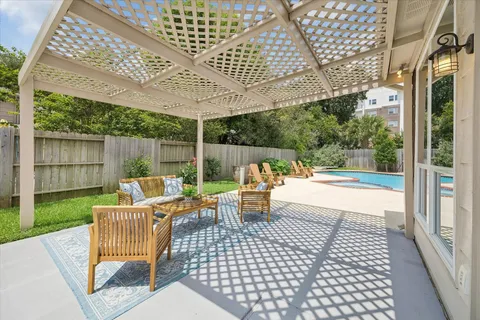 $1,150,000 | 15911 Redwood Pl Drive, Houston, TX 77079