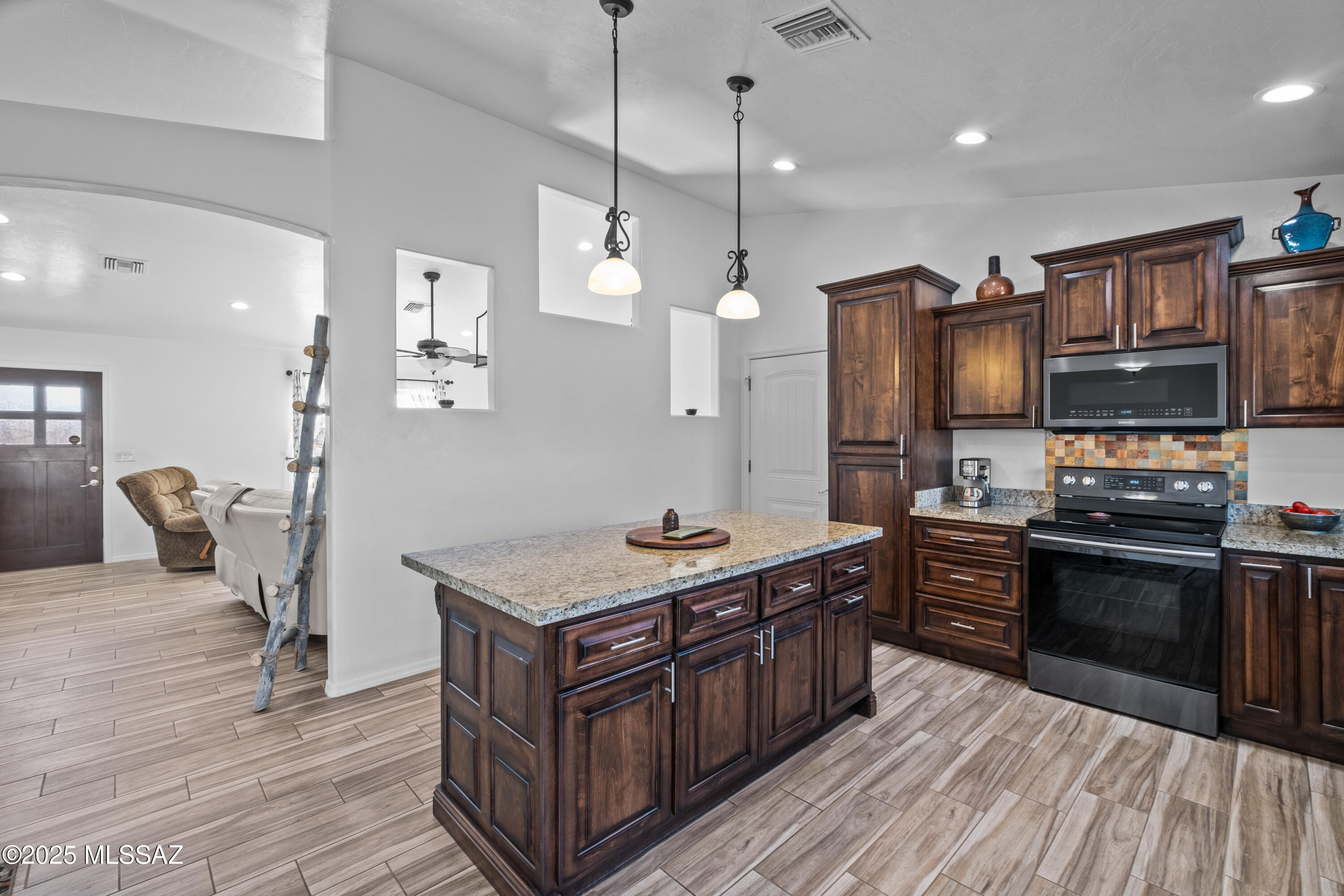 468 Camino Brizza Bonnel Rio Rico, AZ 85648 - Photo 14 of 46 Gallery Image 14