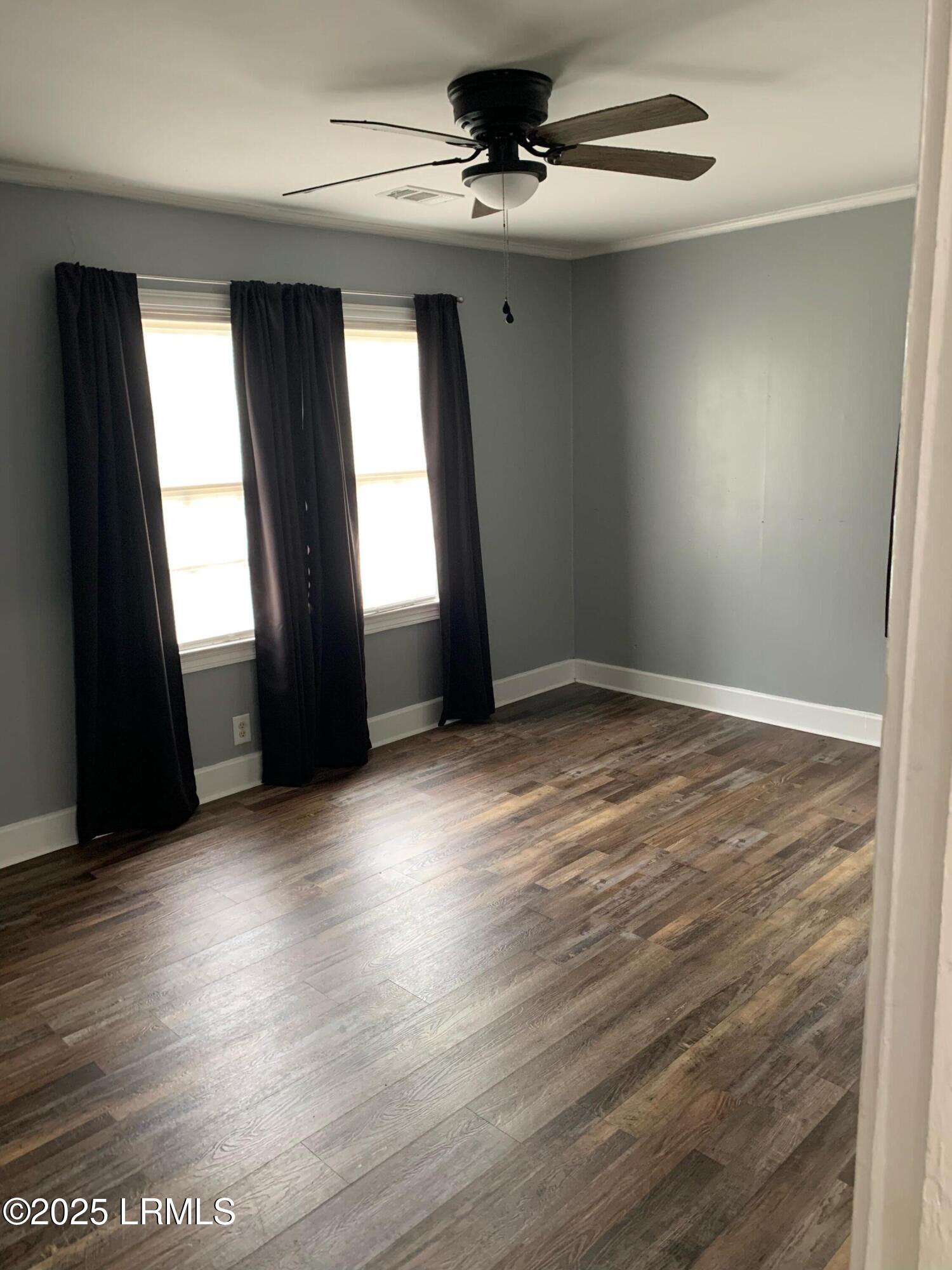 1045 Elm Street West Hampton, SC 29924 - Photo 4 of 7 IMG_4242 2