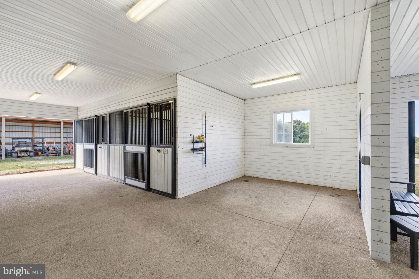 19113 Irby Spring Road Rockville, VA 23146 - Photo 15 of 75 Grooming stall
