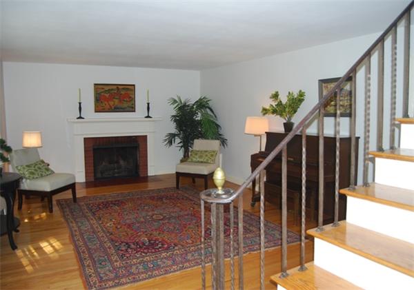 207 Wood Street Lexington, MA 02421 - Photo 4 of 23 Gallery Image 4
