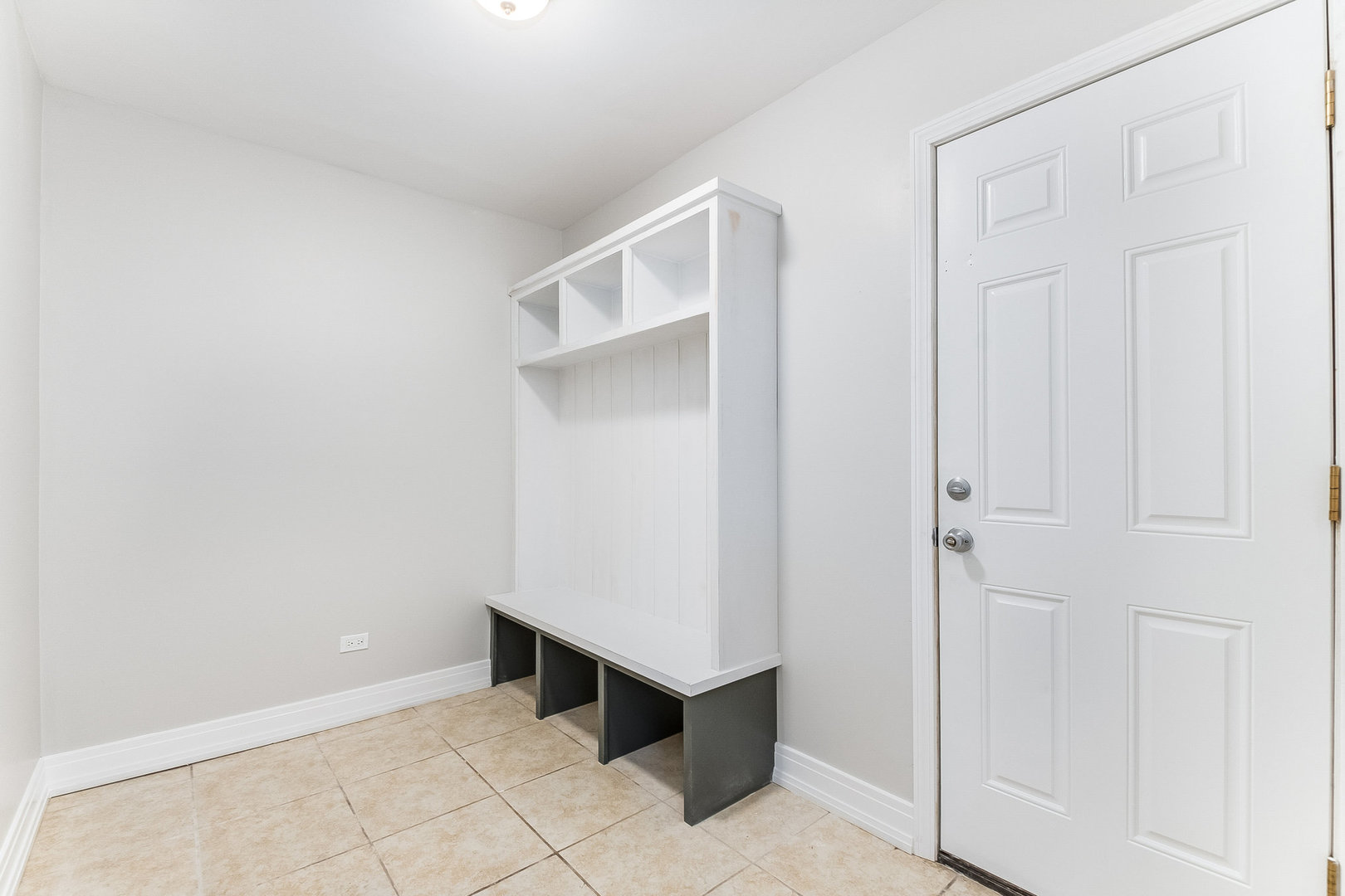 235 Hedgerow Drive Bloomingdale, IL 60108 - Photo 14 of 24 a view of an empty room