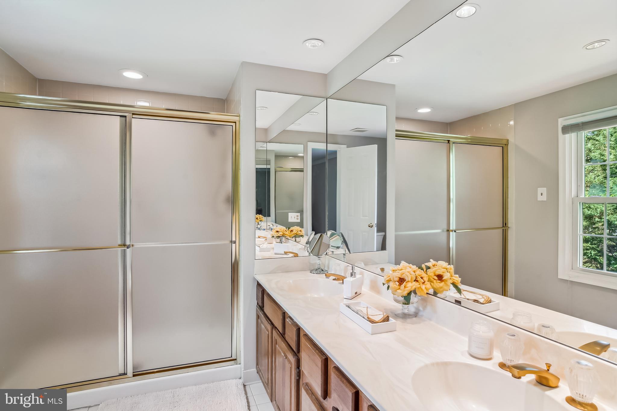 13913 Yellowknife Lane Silver Spring, MD 20906 - Photo 18 of 35 Master Bathroom
