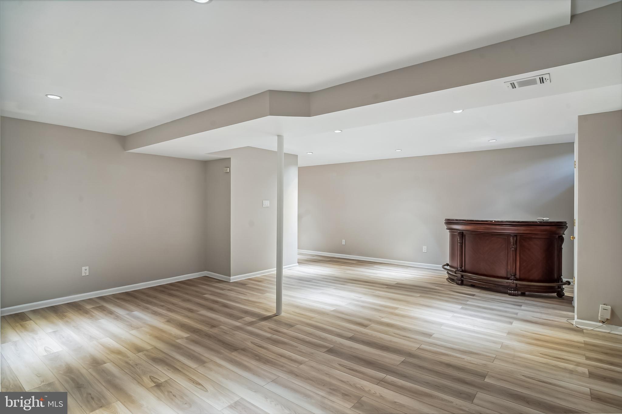 13913 Yellowknife Lane Silver Spring, MD 20906 - Photo 26 of 35 Rec Room w/Stand Alone Bar