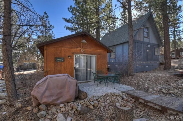 $229,900 | 676 Pine Lane, Sugarloaf, CA 92386