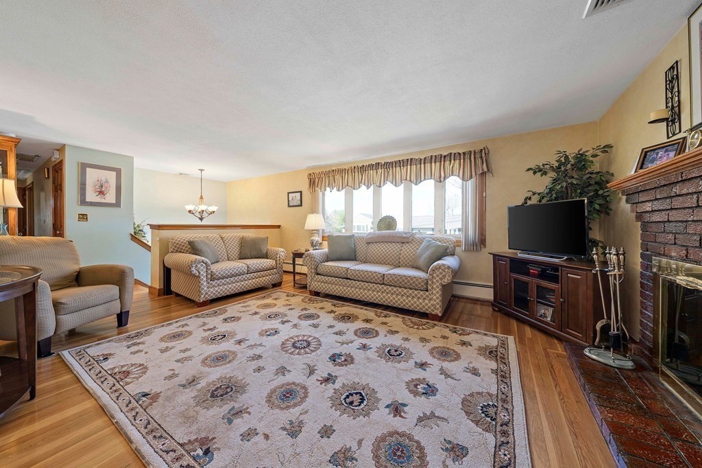 31 Grace Road Braintree, MA 02184 - Photo 3 of 18 Gallery Image 3