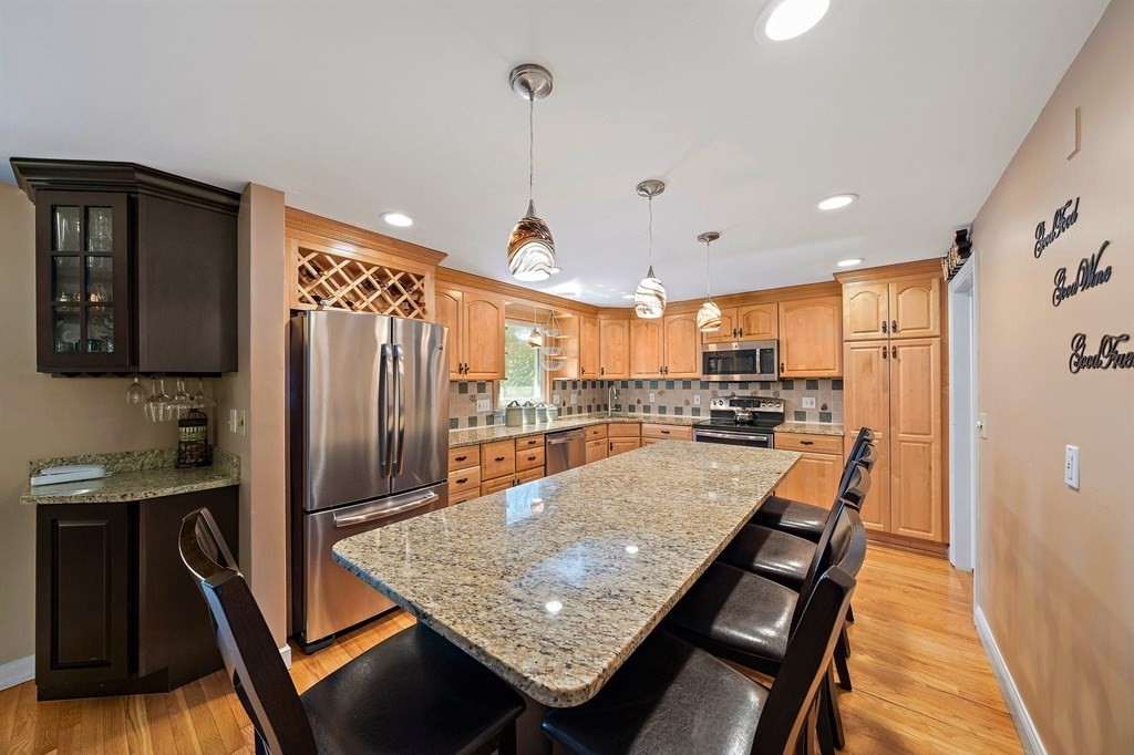 31 Grace Road Braintree, MA 02184 - Photo 7 of 18 Gallery Image 7