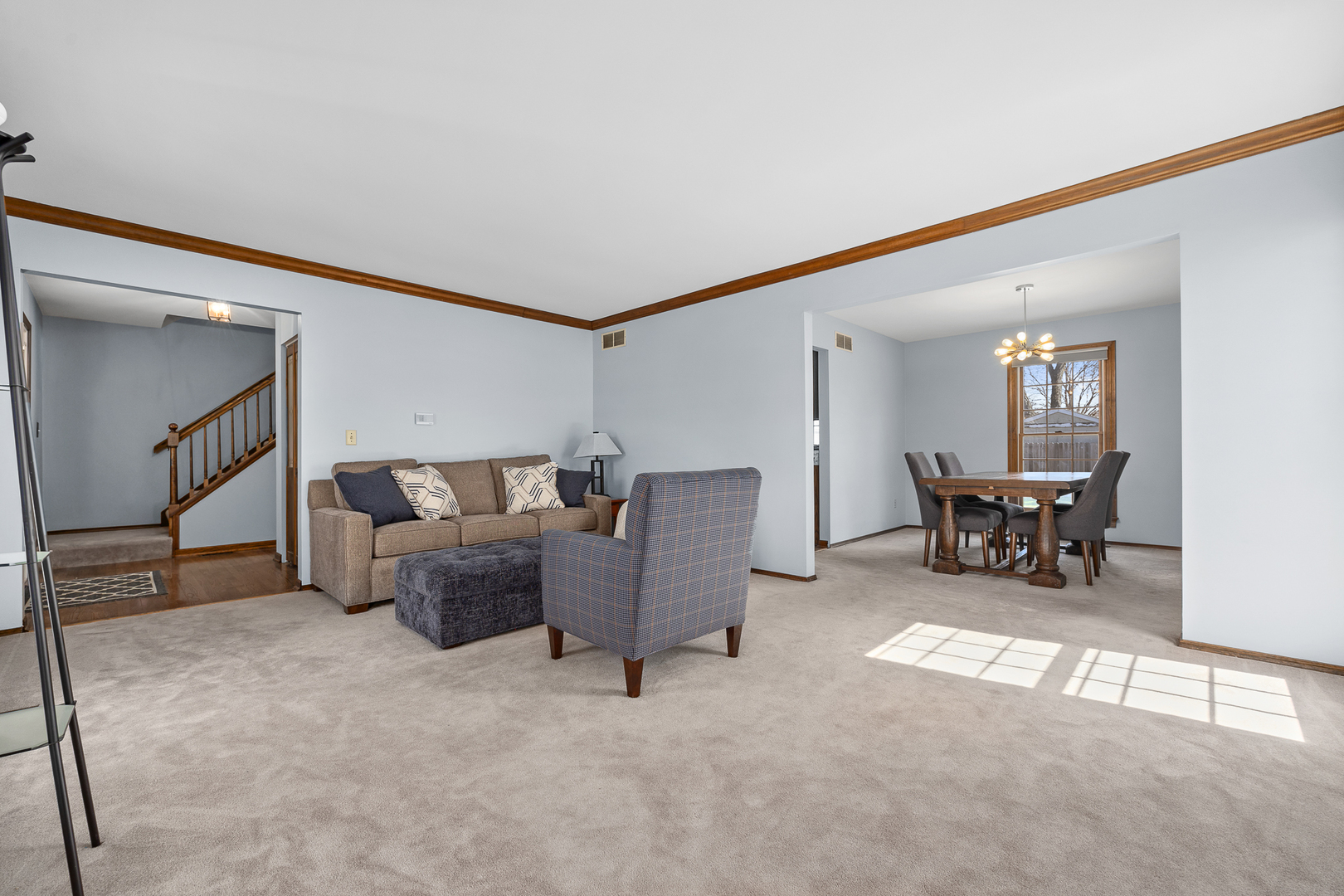 1121 Independence Avenue St. Charles, IL 60174 - Photo 3 of 15