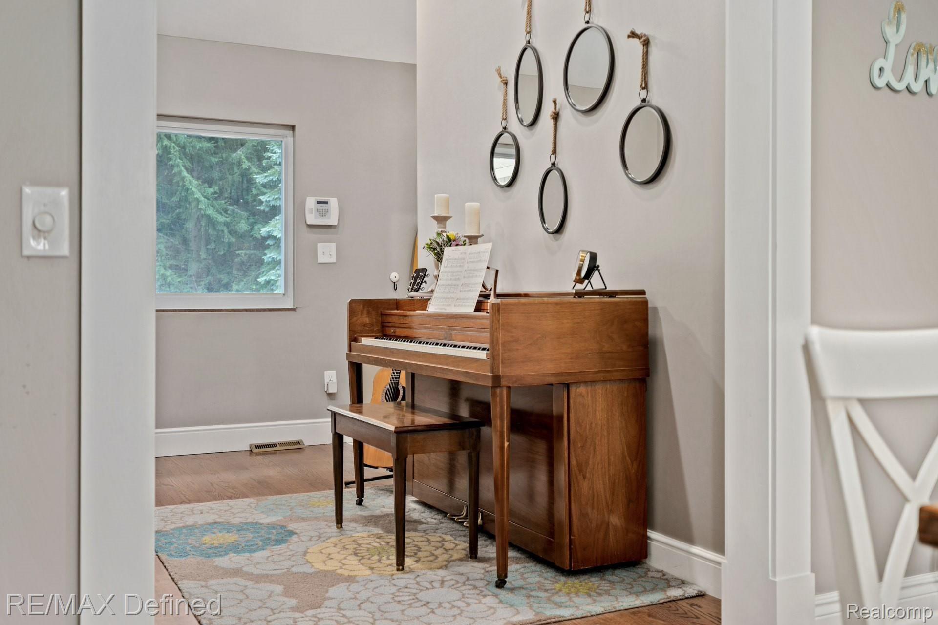 2947 Mohawk Lane Rochester, MI 48306 - Photo 12 of 37 2947-Mohawk-Cir-16.jpg