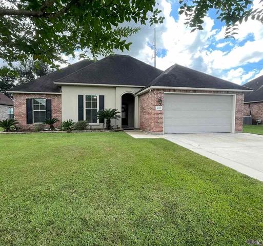 $270,000 | 41125 Merrimac Drive, Sorrento, LA 70778