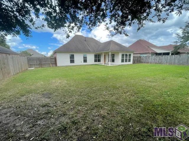 $270,000 | 41125 Merrimac Drive, Sorrento, LA 70778