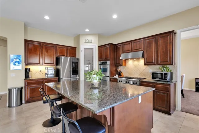 $799,900 | 12389 Winesap Road, Apple Valley, CA 92308