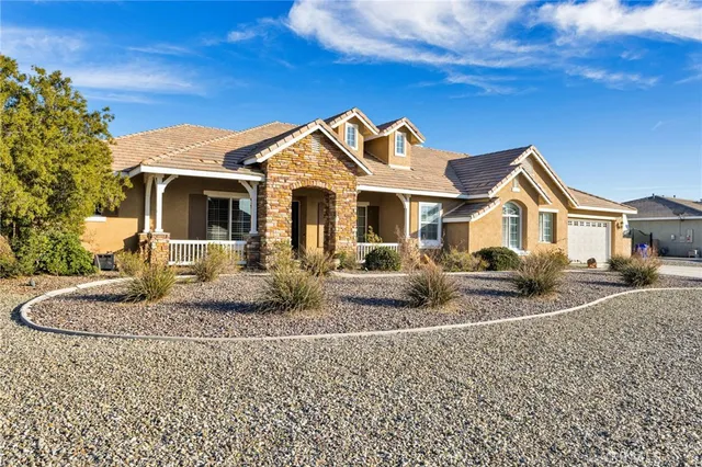 $799,900 | 12389 Winesap Road, Apple Valley, CA 92308