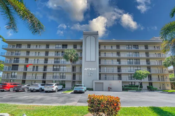$368,777 | 17 Royal Palm Way, Unit 3010, Boca Raton, FL 33432
