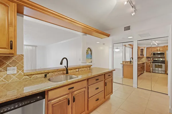 $399,000 | 1147 Hillsboro Mile, Unit 309, Hillsboro Beach, FL 33062