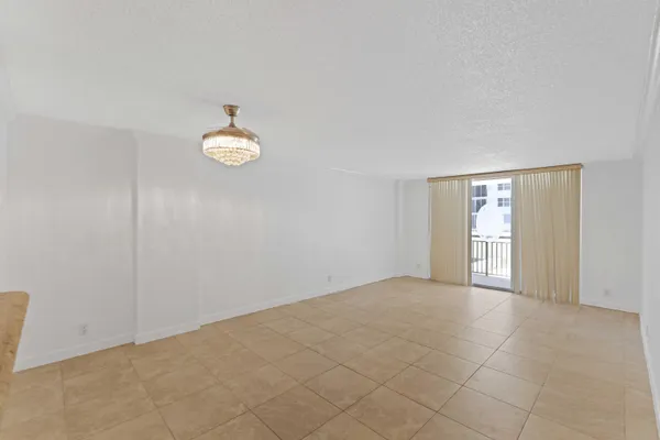 $399,000 | 1147 Hillsboro Mile, Unit 309, Hillsboro Beach, FL 33062