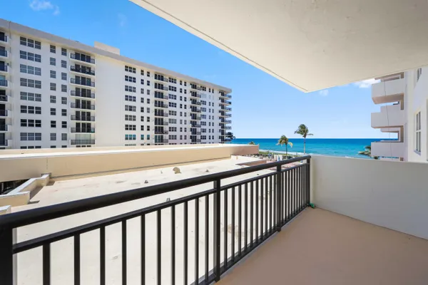 $399,000 | 1147 Hillsboro Mile, Unit 309, Hillsboro Beach, FL 33062