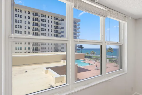 $399,000 | 1147 Hillsboro Mile, Unit 309, Hillsboro Beach, FL 33062