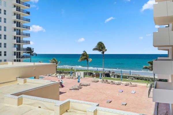 $399,000 | 1147 Hillsboro Mile, Unit 309, Hillsboro Beach, FL 33062