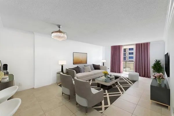 $399,000 | 1147 Hillsboro Mile, Unit 309, Hillsboro Beach, FL 33062