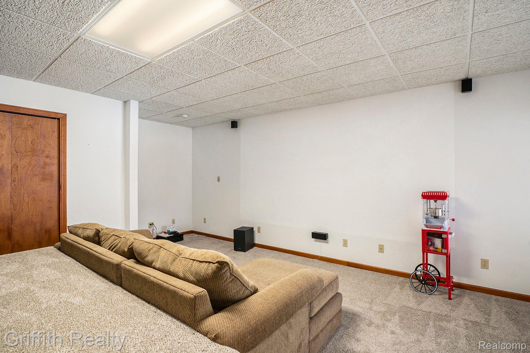 8070 Sheraton Park Road Fenton, MI 48430 - Photo 26 of 47 Gallery Image 26