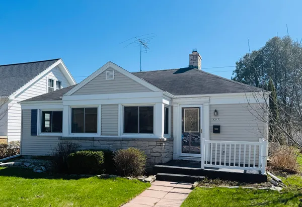 $279,900 | 1217 North Avenue, Sheboygan, WI 53083