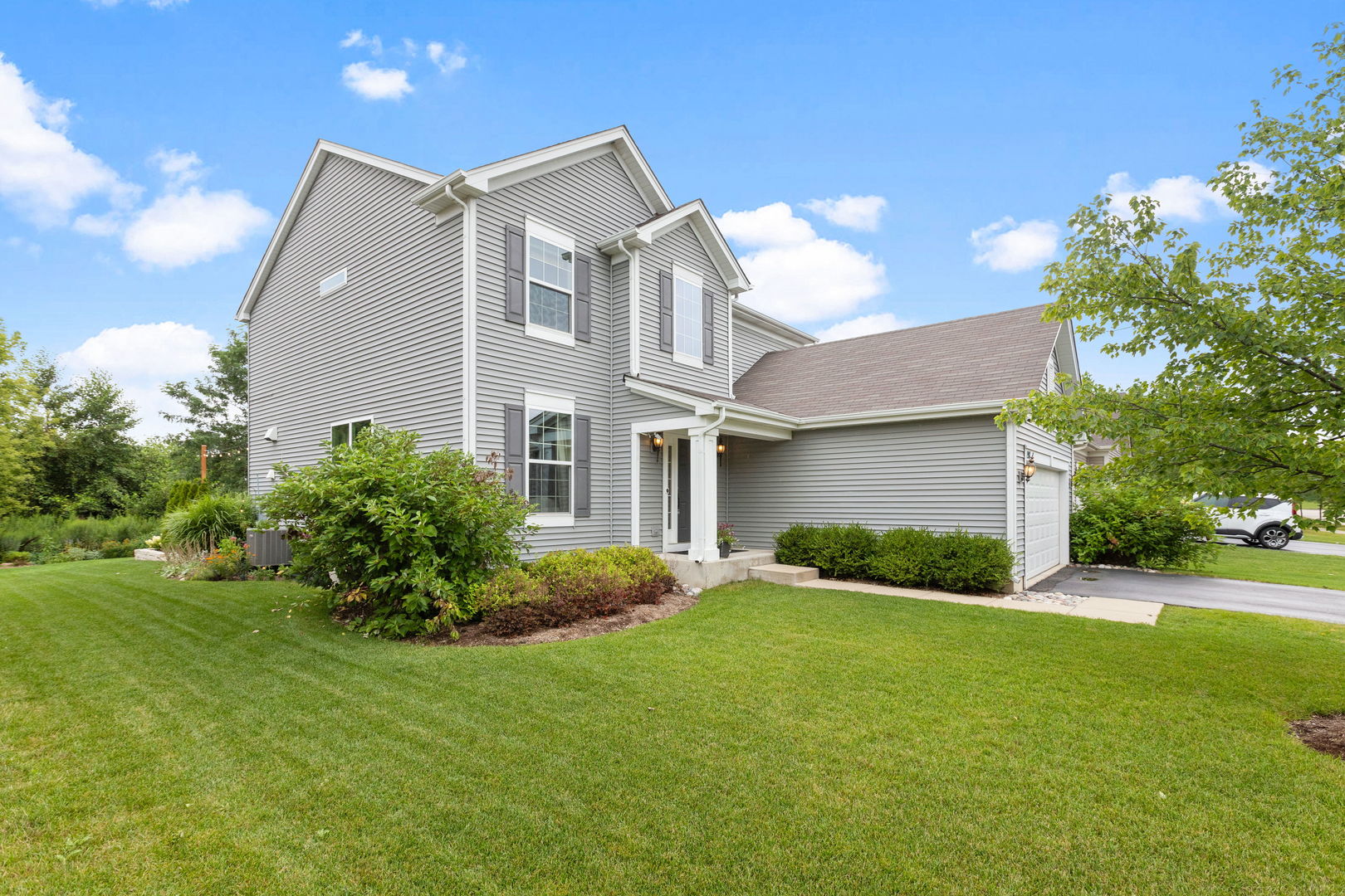198 Cannon Road Volo, IL 60073 - Photo 2 of 38 Gallery Image 2