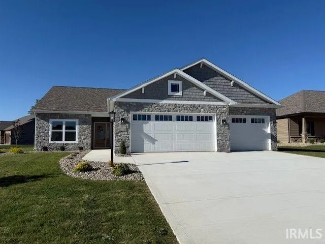 $410,000 | 2001 Bogey Court, Auburn, IN 46706