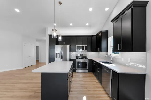 $410,000 | 2001 Bogey Court, Auburn, IN 46706