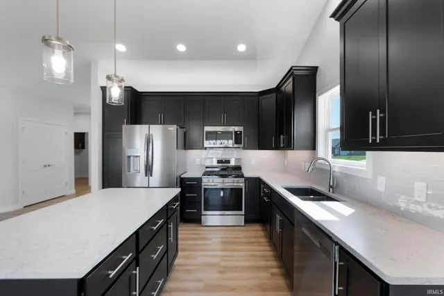 $410,000 | 2001 Bogey Court, Auburn, IN 46706