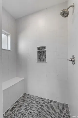 $410,000 | 2001 Bogey Court, Auburn, IN 46706