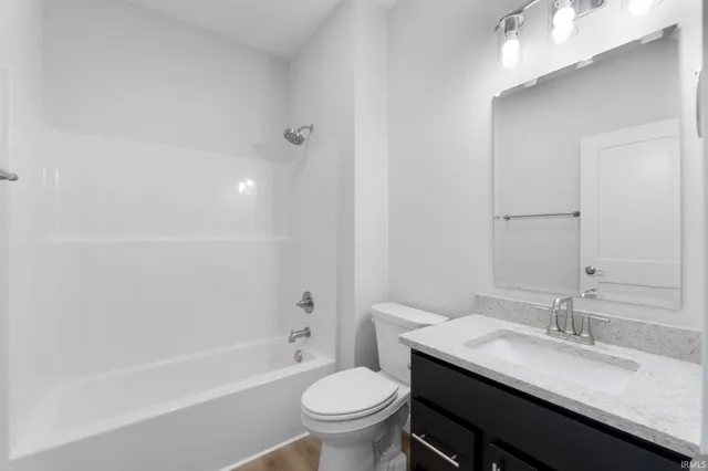 $410,000 | 2001 Bogey Court, Auburn, IN 46706