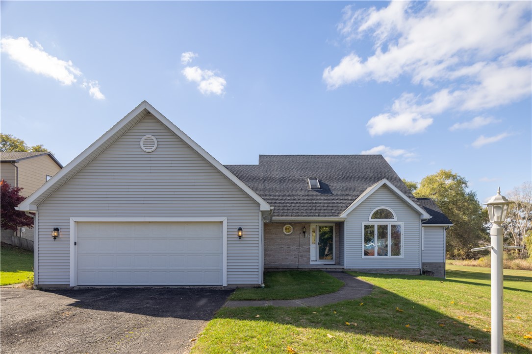 29 Golden Road Gates, NY 14624 - Photo 2 of 40