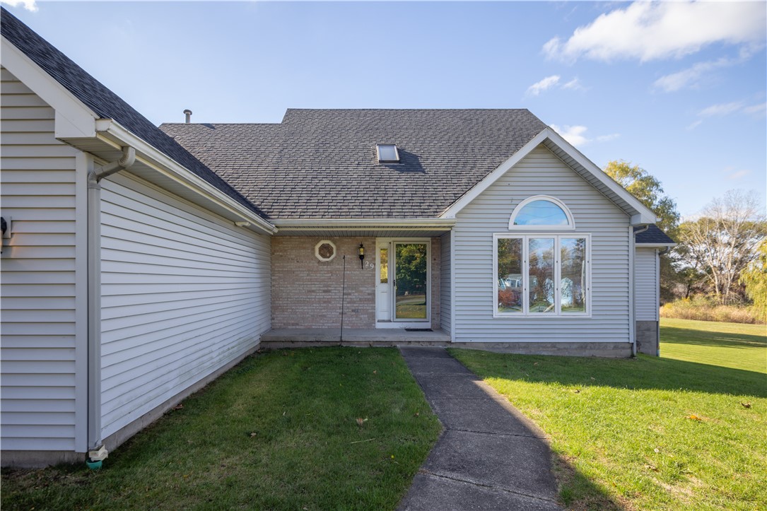 29 Golden Road Gates, NY 14624 - Photo 3 of 40