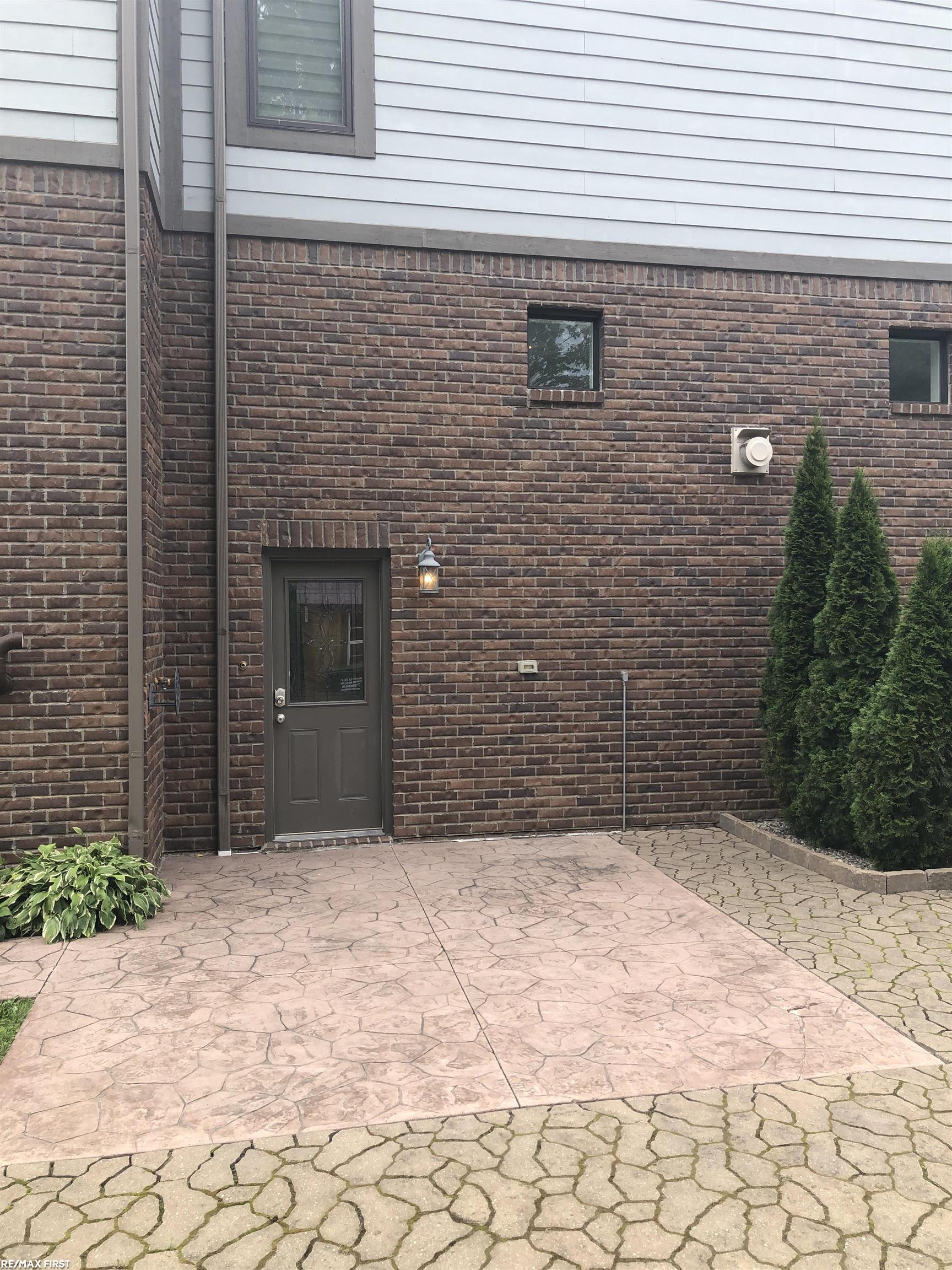 850 South Boulevard Rochester, MI 48307 - Photo 14 of 51