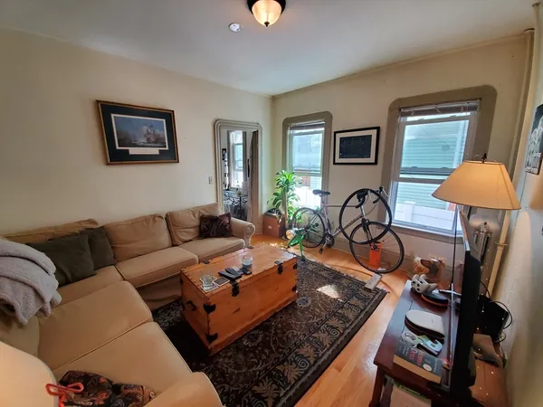 $2,350 | 1109 Broadway, Unit 1, Somerville, MA 02144