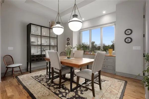 $1,095,000 | 10439 North St Clair Avenue, Kansas City, MO 64154