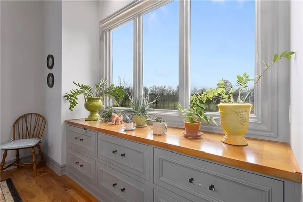 $1,095,000 | 10439 North St Clair Avenue, Kansas City, MO 64154