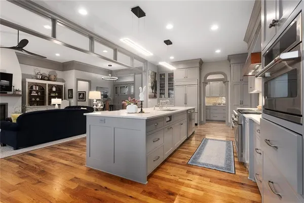 $1,095,000 | 10439 North St Clair Avenue, Kansas City, MO 64154