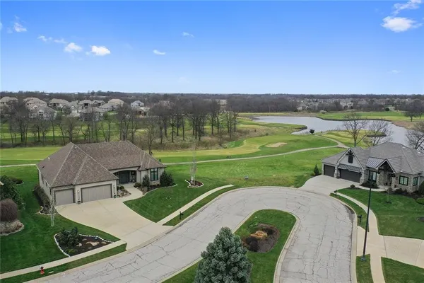 $1,095,000 | 10439 North St Clair Avenue, Kansas City, MO 64154