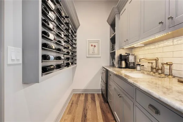 $1,095,000 | 10439 North St Clair Avenue, Kansas City, MO 64154