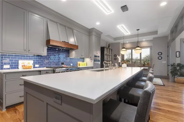 $1,095,000 | 10439 North St Clair Avenue, Kansas City, MO 64154