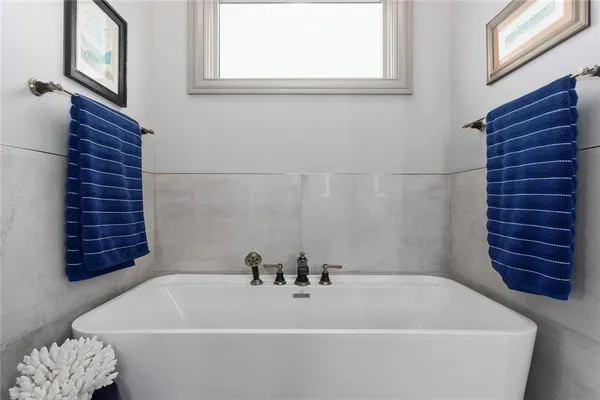 $1,095,000 | 10439 North St Clair Avenue, Kansas City, MO 64154