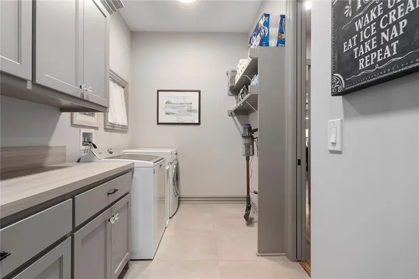$1,095,000 | 10439 North St Clair Avenue, Kansas City, MO 64154