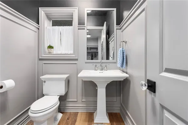 $1,095,000 | 10439 North St Clair Avenue, Kansas City, MO 64154
